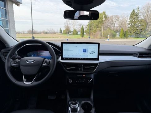 Used 2025 Ford Escape Platinum image 12