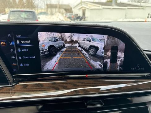 Used 2023 Cadillac Escalade Premium Luxury Platinum AWD/4WD image 35