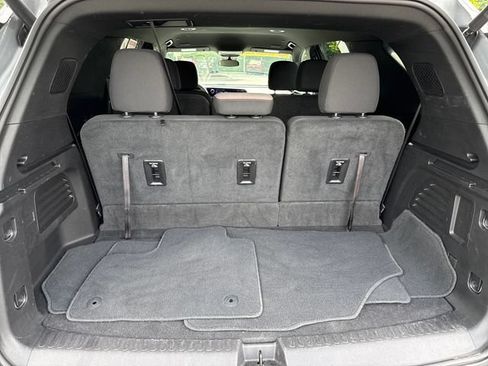 Used 2025 Chevrolet Traverse LT AWD/4WD image 25