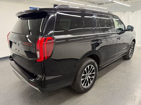 Used 2025 Ford Expedition Platinum AWD/4WD image 2