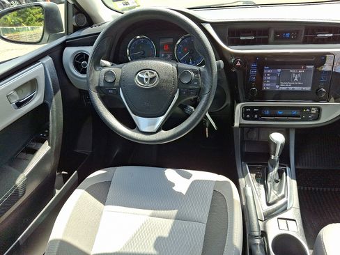 Used 2019 Toyota Corolla LE image 14