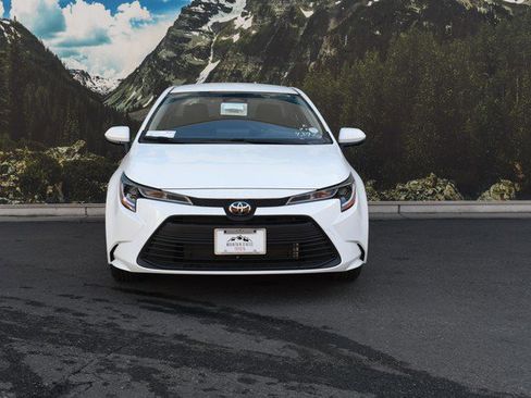 New 2026 Toyota Corolla LE image 2