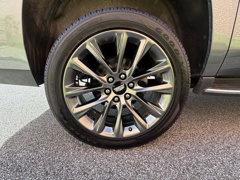 Used 2020 Cadillac Escalade ESV Luxury w/ Escalade Sport Edition AWD/4WD image 52