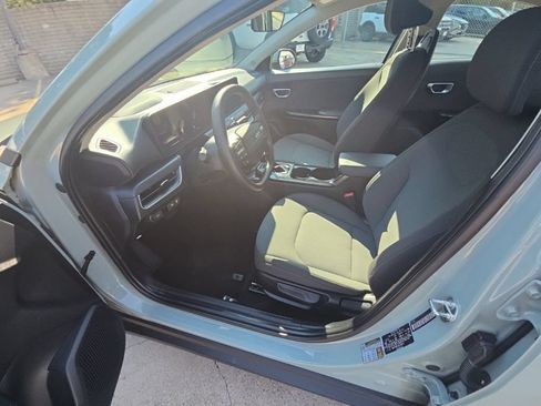Used 2025 Kia K4 FWD image 4