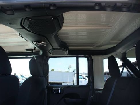 Used 2022 Jeep Wrangler Unlimited Sport AWD/4WD image 34