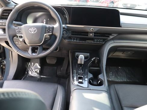 Used 2025 Toyota Crown Signia image 34