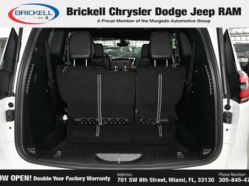 Used 2026 Chrysler Pacifica Select w/ S Appearance Package FWD image 9