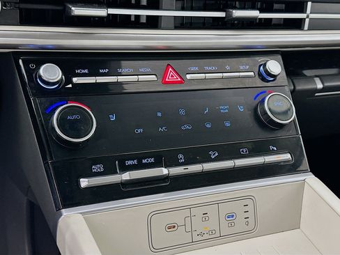 Used 2025 Hyundai Santa Fe SEL FWD image 23