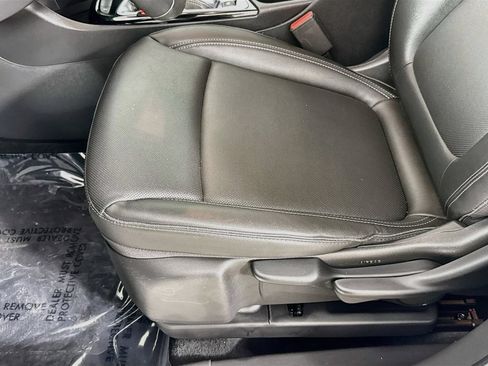 Certified 2024 Buick Encore GX Sport Touring FWD image 21