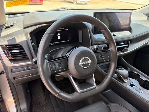 Used 2024 Nissan Rogue Platinum w/ Platinum Premium Package AWD/4WD image 18