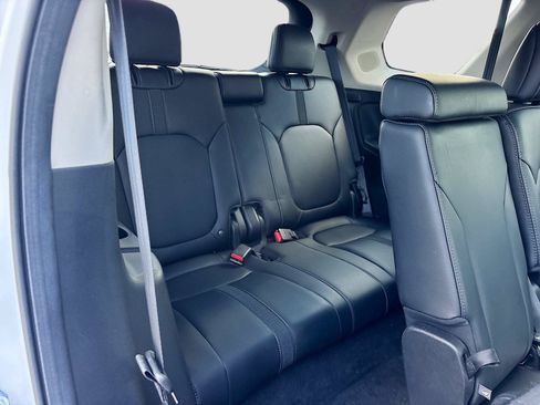 Certified 2024 Honda Pilot Touring image 33
