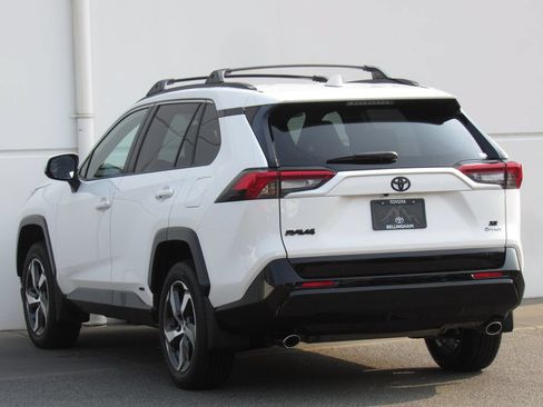 Certified 2025 Toyota RAV4 SE w/ Weather & Moonroof Package AWD/4WD image 5