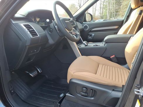 New 2026 Land Rover Discovery Limited Edition image 18
