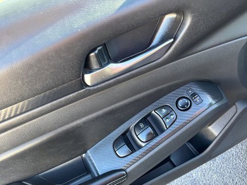 Used 2024 Nissan Altima 2.5 SV image 16