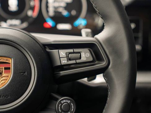 New 2026 Porsche Cayenne Coupe AWD/4WD image 15