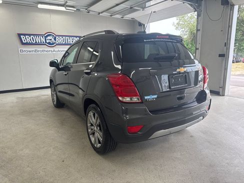 Used 2019 Chevrolet Trax LT w/ Driver Confidence Package FWD image 3