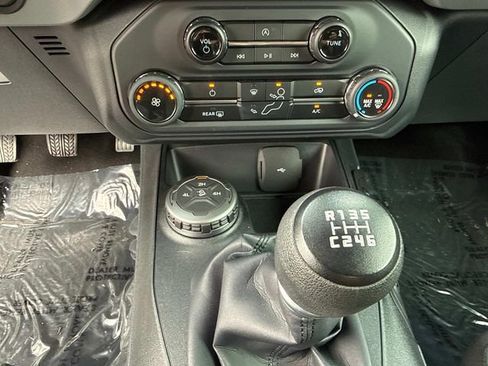 Used 2023 Ford Bronco 2-Door AWD/4WD image 19