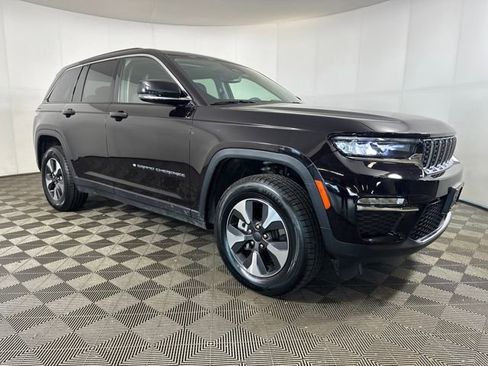 Used 2022 Jeep Grand Cherokee Limited 4xe image 2