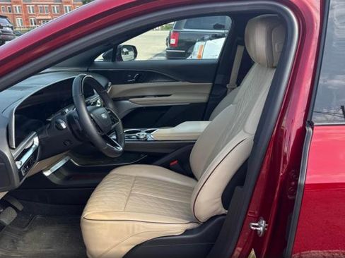 Used 2024 Cadillac Lyriq Sport w/ Nappa Leather Package AWD/4WD image 4
