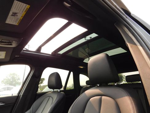 Used 2018 BMW X1 xDrive28i w/ Convenience Package AWD/4WD image 18
