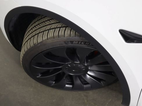 Used 2023 Tesla Model Y Performance AWD/4WD image 46