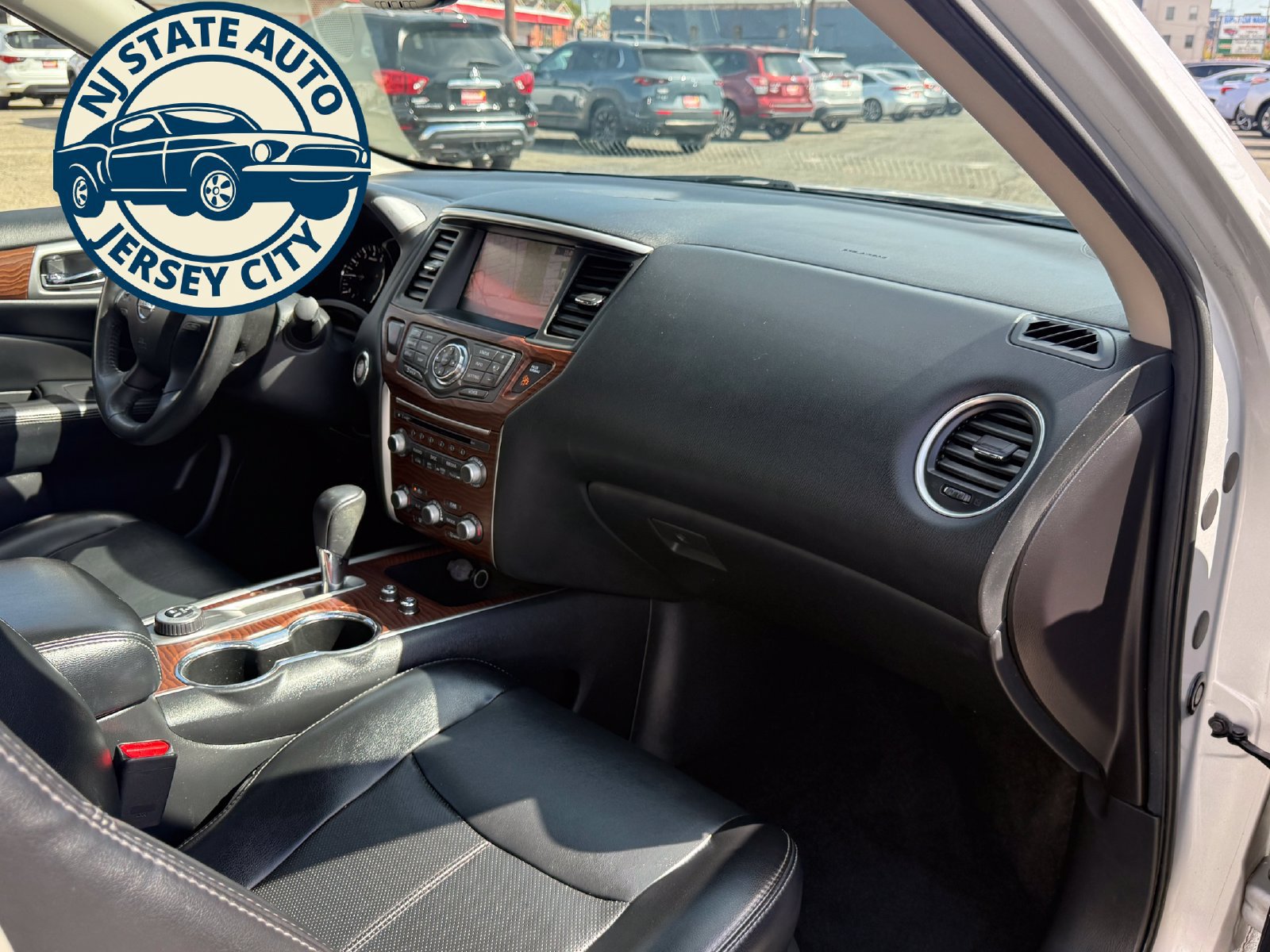 Used 2017 Nissan Pathfinder Platinum w/ Cargo Package AWD/4WD image 16