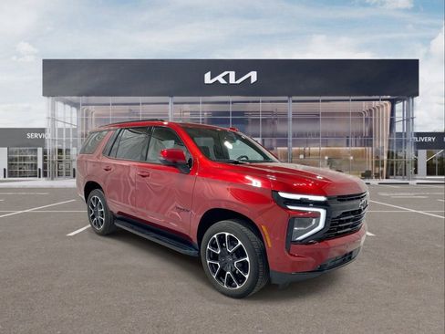 Used 2025 Chevrolet Tahoe RST w/ Comfort Package image 2