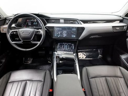Used 2024 Audi Q8 e-tron Premium image 24
