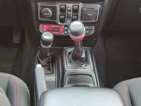 Used 2020 Jeep Gladiator Rubicon AWD/4WD image 19