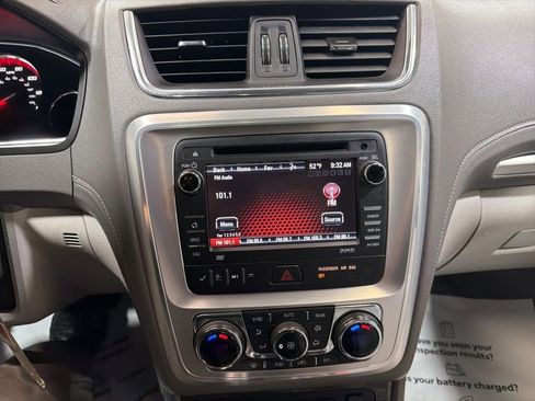 Used 2014 GMC Acadia SLT image 30