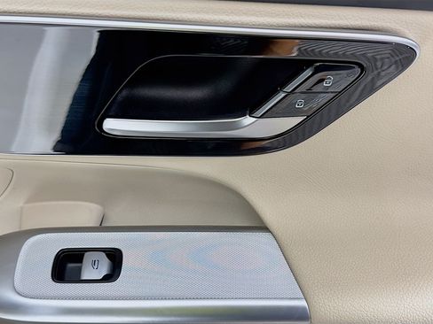 Used 2023 Mercedes-Benz GLC 300 image 28