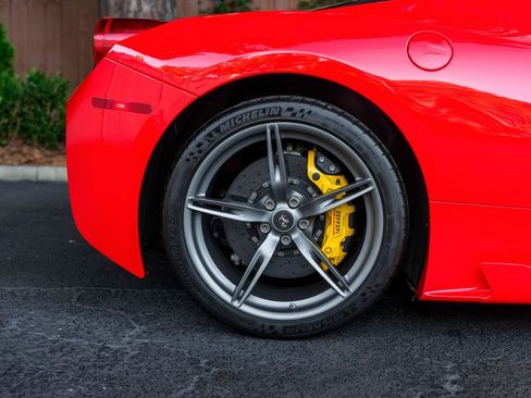 Used 2015 Ferrari 458 Speciale Coupe RWD image 12