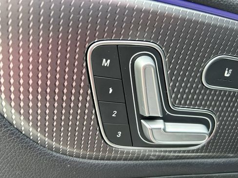 Used 2020 Mercedes-Benz GLB 250 w/ Premium Package image 13