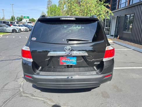 Used 2012 Toyota Highlander Limited w/ Tow Pkg AWD/4WD image 4