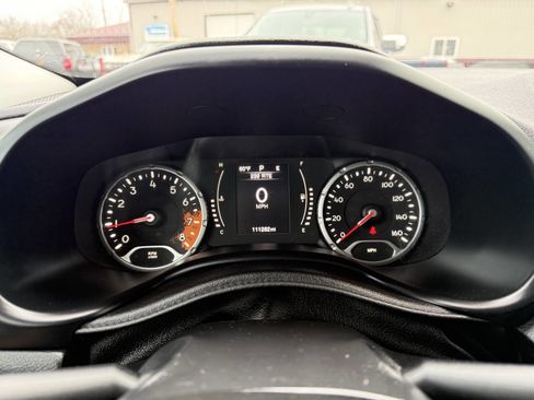 Used 2015 Jeep Renegade Sport w/ Power & Air Group image 15