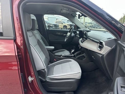 Certified 2025 Chevrolet TrailBlazer LT w/ Convenience Package FWD image 27