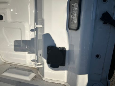 Used 2025 GMC Sierra 1500 SLT image 39