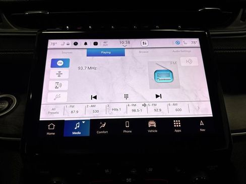 Used 2023 Jeep Grand Cherokee L Limited w/ Luxury Tech Group II image 19