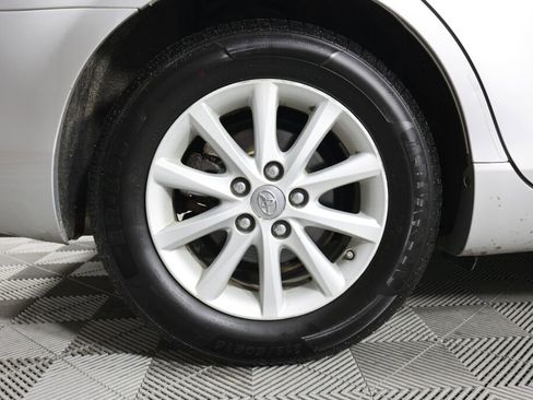 Used 2011 Toyota Camry XLE image 7