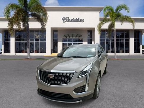 Certified 2023 Cadillac XT5 Premium Luxury FWD image 5