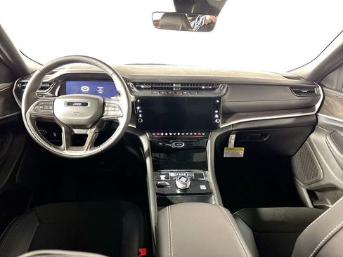 New 2026 Jeep Grand Cherokee Laredo image 12