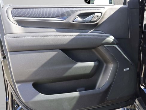 Used 2021 GMC Yukon Denali w/ Denali Premium Package image 14