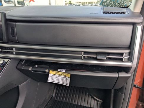 Used 2025 Hyundai Santa Fe XRT AWD/4WD image 32