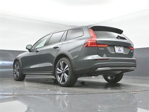 New 2026 Volvo V60 B5 Cross Country Plus w/ Protection Package Premier image 42
