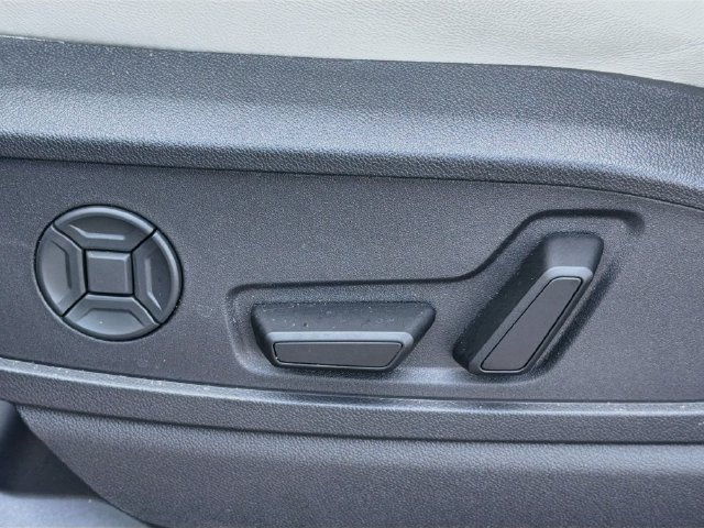 Used 2025 Audi Q5 Premium AWD/4WD image 22
