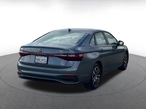 Used 2025 Volkswagen Jetta SE image 14