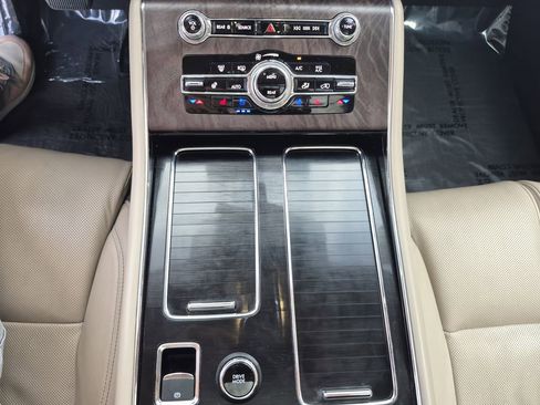 Used 2022 Lincoln Aviator Reserve w/ Equipment Group 201A image 10