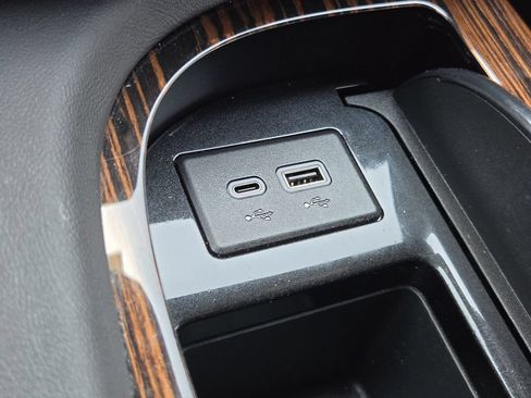Used 2023 Cadillac Escalade Premium Luxury w/ LPO, Floor Liner Package AWD/4WD image 29