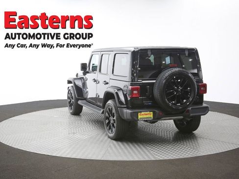 Used 2025 Jeep Wrangler Unlimited Sahara AWD/4WD image 61