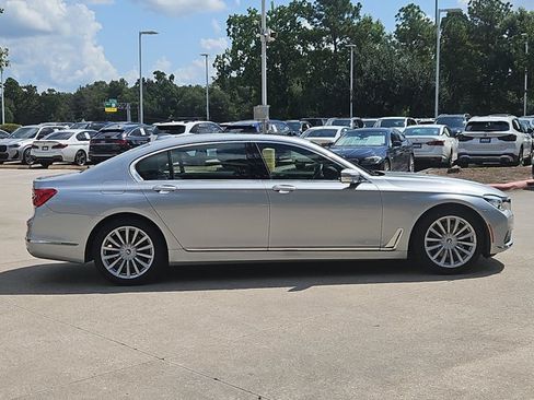Used 2019 BMW 740i w/ Cold Weather Package RWD image 4